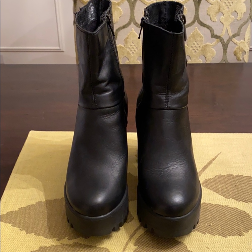 Black zip up boot